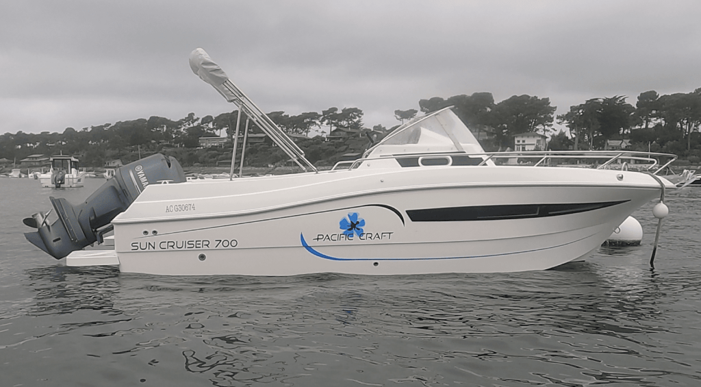 Pacific Craft 700 Sun Cruiser par Go Cap Ferret