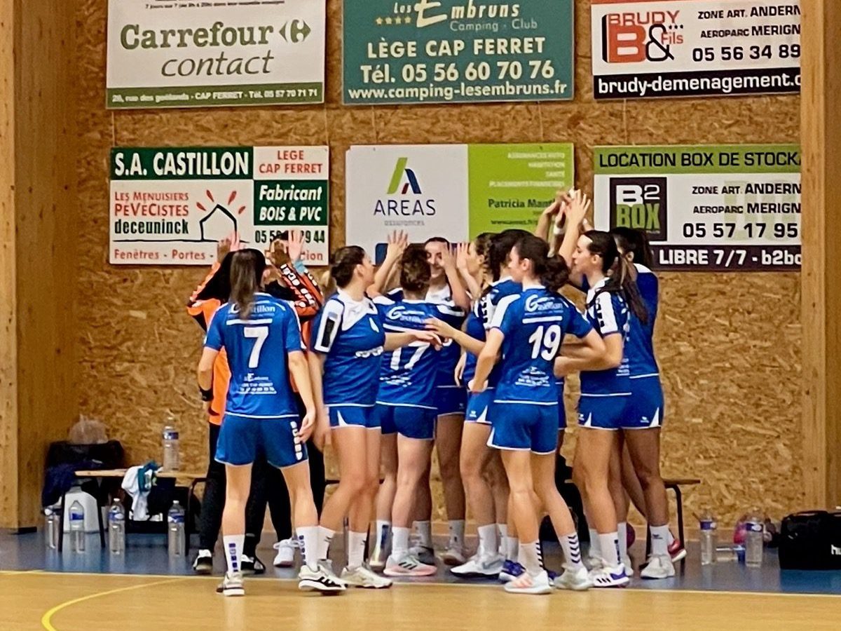 regroupement des joueuses Handball N2F Lège-cap ferret
