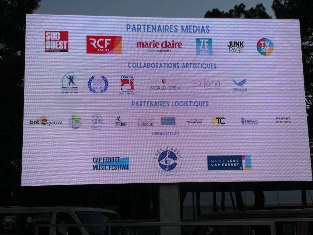 Cette semaine la gazette se transforme en un numéro hors série dédié au Cap Ferret Music Festival ! TVCAPFERRET partenaire officiel du festival