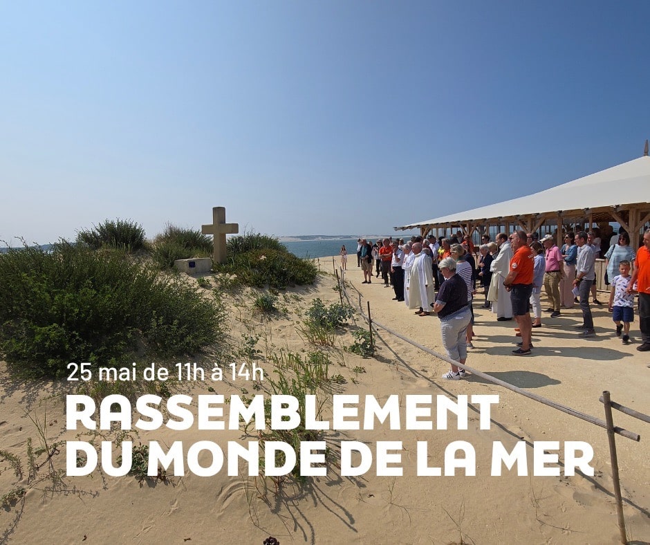 Rassemblement du monde de la mer à la Croix des marins au Cap Ferret