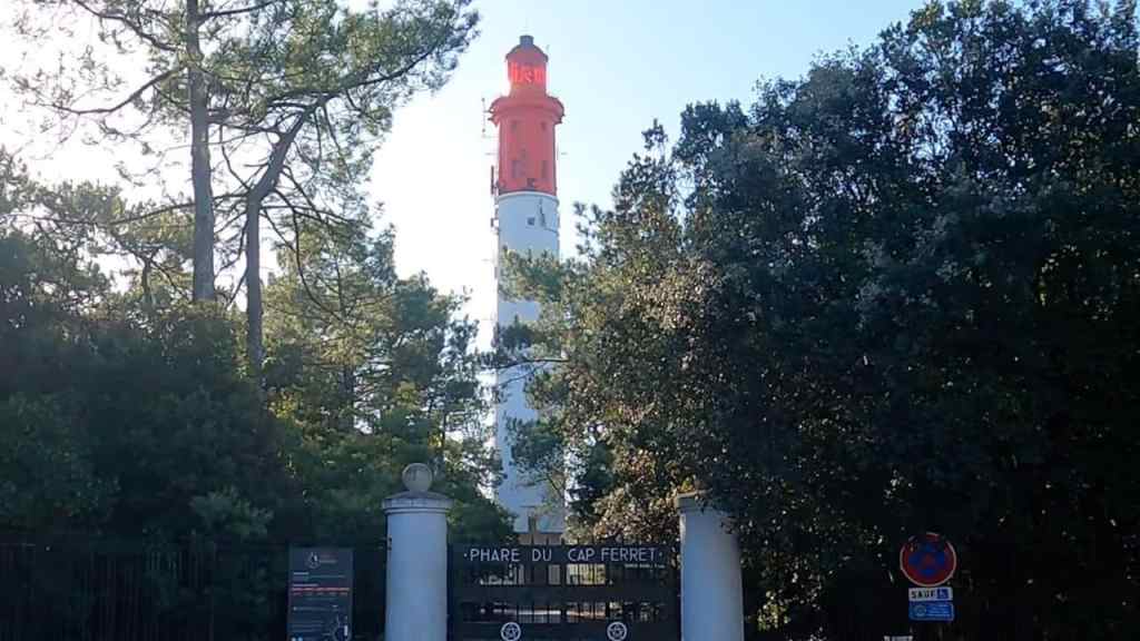 Phare du Cap Ferret vu depuis le sol avant la visite des 258 marches